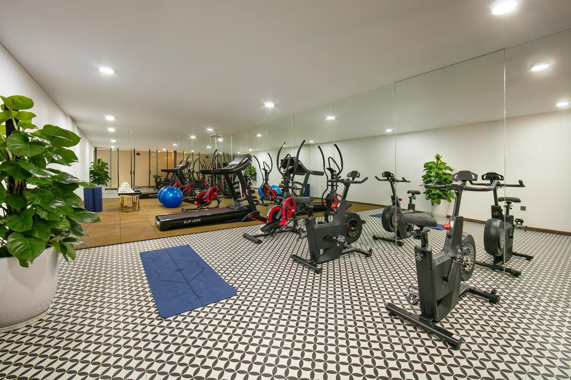 Grand Sunrise Palace Hoi An- A Luxury Indochine Hotel & Spa Dış mekan fotoğraf The gym at the hotel