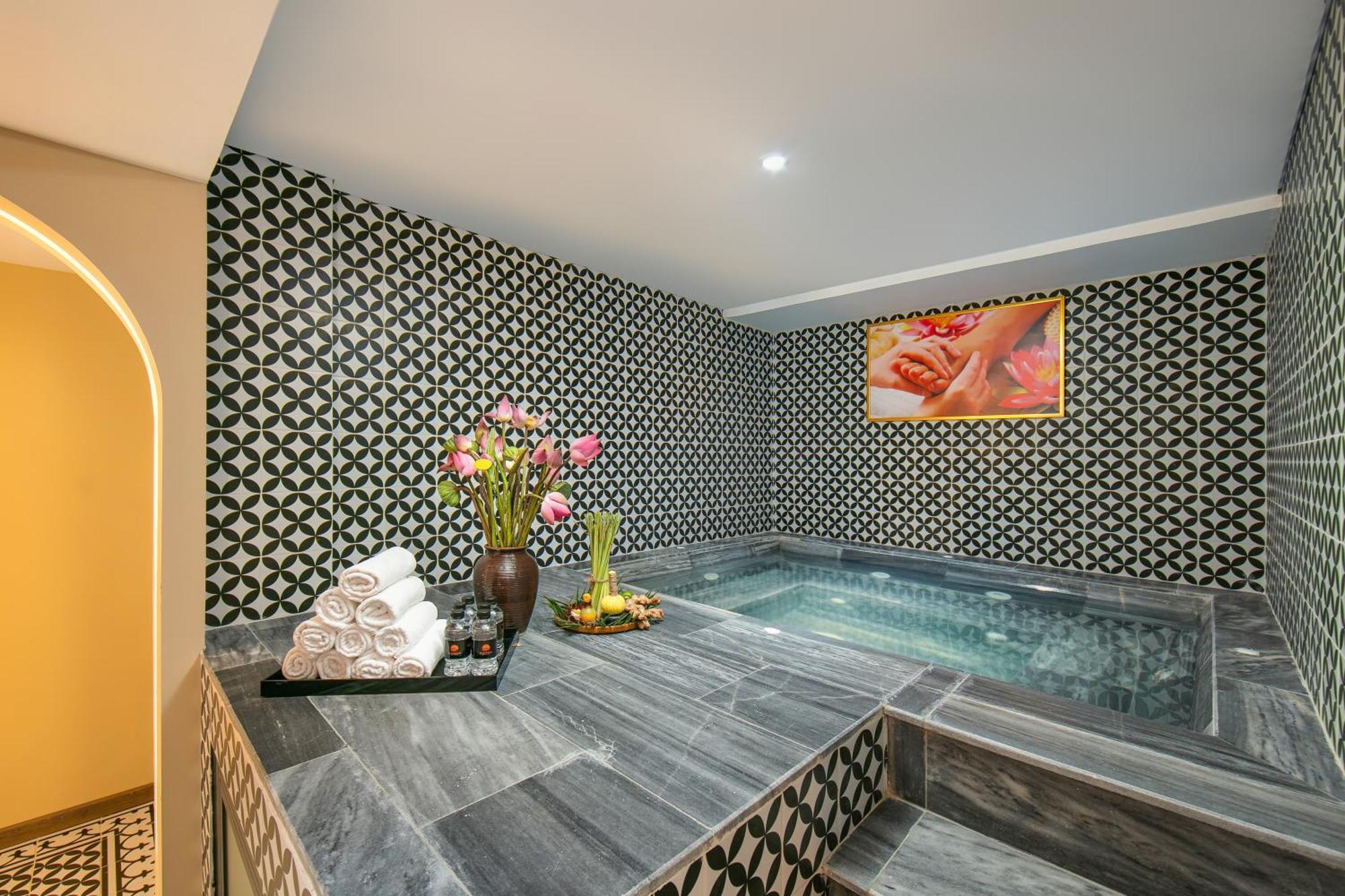 Grand Sunrise Palace Hoi An- A Luxury Indochine Hotel & Spa Dış mekan fotoğraf Turkish bath